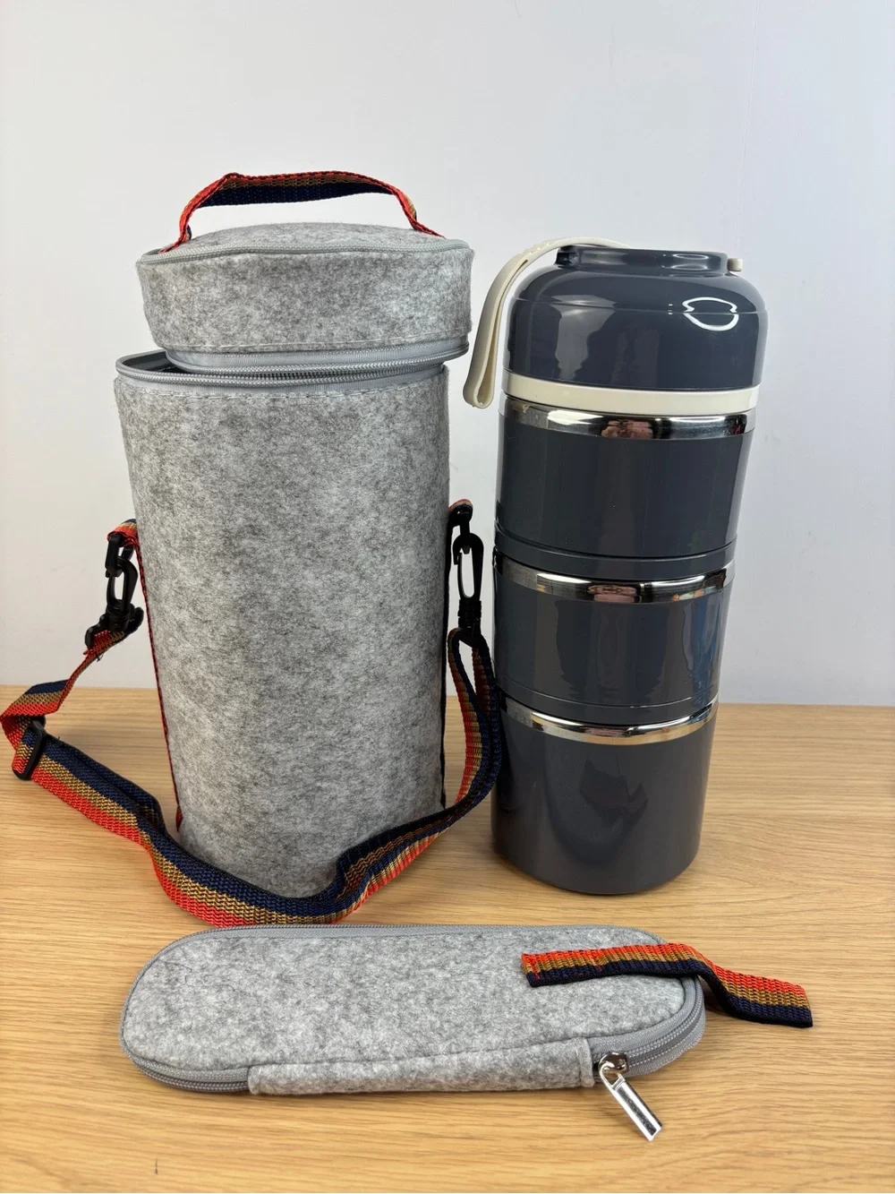 Insulated 3-Tier Stackable Bento Lunch Box with Gray Carry Case/Chopsticks